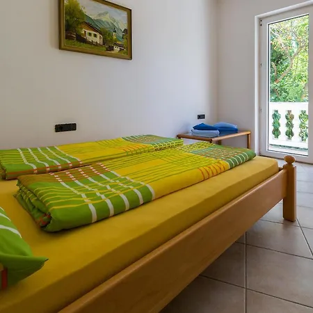 Apartment Jurincic 1 *